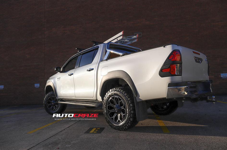 TOYOTA HILUX N80 4WD REPLAY GLOSS BLACK MACHINED DARK TINT